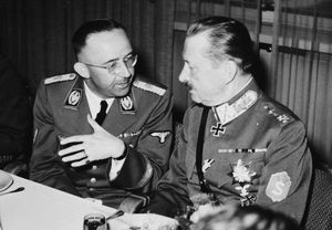 1942년 7월, 미켈리에서 핀란드 국방군 사령관 만네르하임과 함께 있는 히틀러