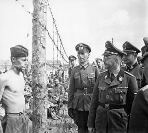 약 1941년, 러시아 포로 수용소를 시찰하는 힘러