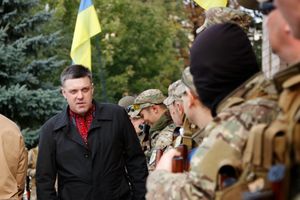 스보보다가 결성한 우크라이나 자원 대대인 시치(Sich) 대대가 친러시아 분리주의자들과 싸우는 모습, 2014년 9월 30일