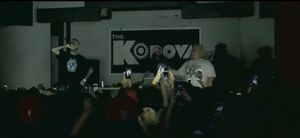 2016년 11월, 샌안토니오에서 팻 닉(Fat Nick)과 함께 공연하는 릴 핍 (왼쪽)