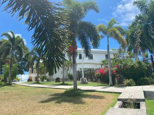 총리실(행정부 본부) - 총리 공식 관저 건설 자금은 서 비비안 리차즈 스타디움 건설에 사용됨