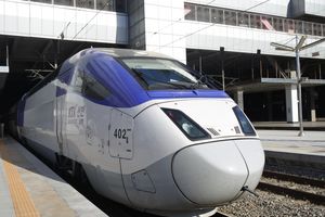 용산역에 대기중인 원강선 KTX-산천 402호기