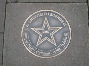 페일린의 고향인 영국 셰필드의 셰필드 레전드 명판