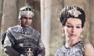 《네페르티티 이 아케나톤》(1973)에서 살라 즐피카르와 함께