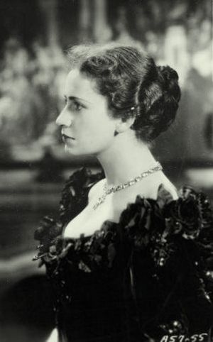 페기 애쉬크로프트 1936년, 리처드슨과의 오랜 전문적 관계의 시작 무렵