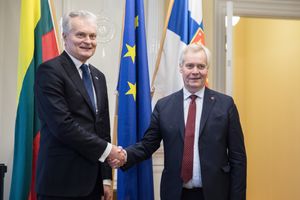 나우세다가 2019년 11월 핀란드 총리 안티 린네를 만나다