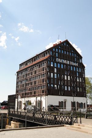 "Old Mill hotel", 골조 건축 양식 건물