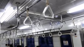 차내 형광등이 꺼지는 미토 선 열차