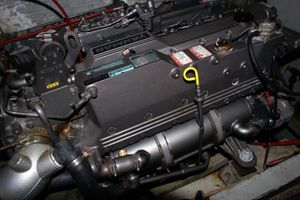 항해 카누 「호클레아」의 반주선 카마·헬레에 탑재된 6LP-DTP형 디젤 엔진