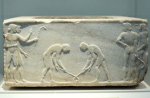 kerētízein}}<i>을 하는 고대 그리스 선수들을 묘사하고 있음; 아테네 국립고고학박물관 소장