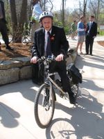 미국 미주리주 콜럼비아 시장 다윈 힌드먼(Darwin Hindman). 이동 수단으로 자전거를 주로 이용한다.