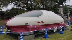 도쿄 고쿠분지에 있는 철도기술연구소(RTRI) 시설에 보존된 ML100 (2015년 10월)