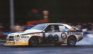 르노 후에고는 1986년부터 1993년까지 아르헨티나 TC 2000 투어링카 레이싱 시리즈에서 8년 연속 우승을 차지했다.