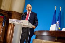 2016년 자크 들로르 연구소에서 연설하는 레타