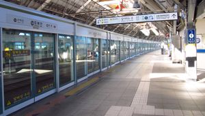 스크린도어 설치 후 승강장