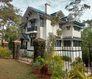 라페랄 화이트 하우스