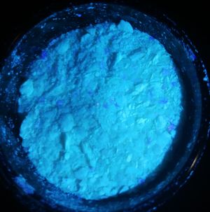 자외선 아래 안트라센의 형광