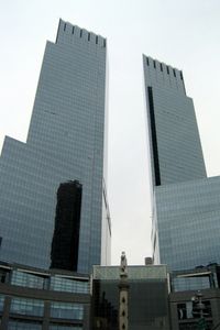 타임워너 센터(Time Warner Center)와 콜럼버스 동상