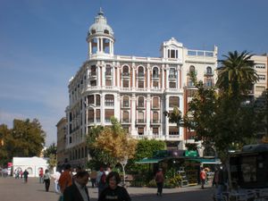 산토 도밍고 광장의 카사 세르다