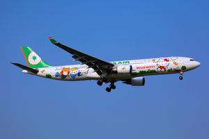 헬로키티 도장을 적용한 에바 항공의 에어버스 A330