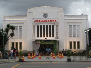 족자카르타 역