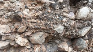 경정동층의 역암, 영덕군 축산면 경정리