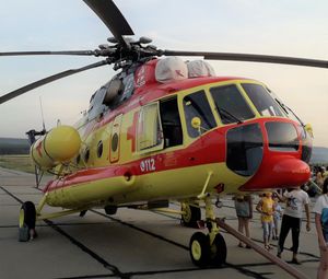 Mi-8AMT 구급 헬리콥터