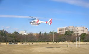 착륙하는 닥터 헬기