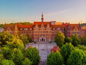 그단스크 공과대학교 본관