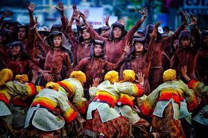 산두롯 축제 거리 댄스