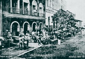 1904년 마나우스 중심부의 고무 시장