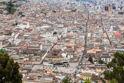 파네실로 언덕에서 바라본 키토의 전경