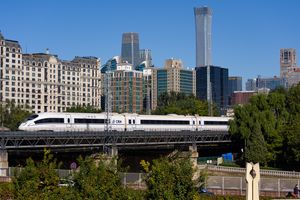 2021년 10월 베이징역을 출발하는 열차