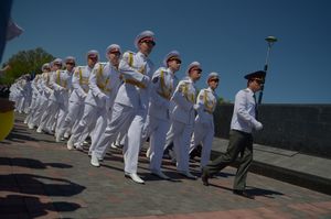 우크라이나 도네츠크에서 사관생도들의 행진