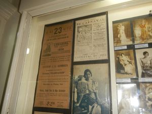 에스콜타 박물관(칼보 빌딩)에 전시된 1920년대~1930년대 마닐라 카니발 포스터와 전단, 카니발 여왕 사진