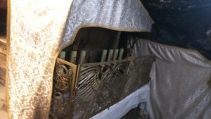 성모 마리아의 구유 맞은편에 있는 동방박사 제단, 탄생 동굴