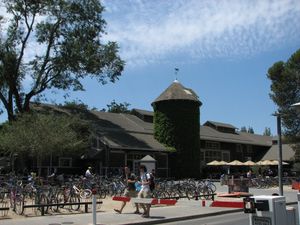 사일로 유니온, 초기 건물 중 하나