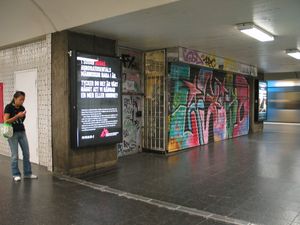 2005년 붉은 선의 칼라플란 지하철역의 낙서