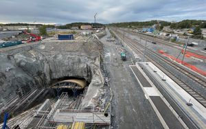 2024년 건설 중인 바르카르비 지하철역 입구