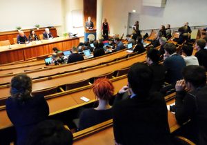 2014년 노벨 생리학·의학상 수상자 기자회견, 카롤린스카 연구소에서 개최됨