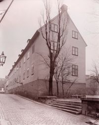 스톡홀름 클라라(Klara, Stockholm)에 있는 학교. 스트린드베르그는 이 학교의 가혹한 규율에 영향을 받았다.