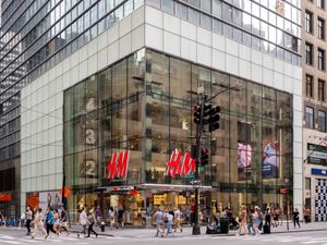 뉴욕시 5번가에 있는 H&M 매장