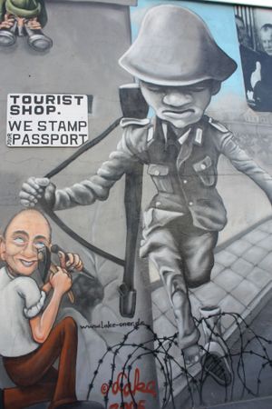 슈만에게 영감을 받은 그라피티, 베를린 장벽 동쪽 갤러리