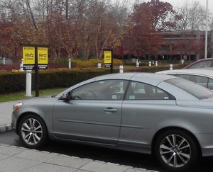 뉴저지주(New Jersey)의 허츠(The Hertz Corporation) 전용 주차장에서 이용 가능한 차량