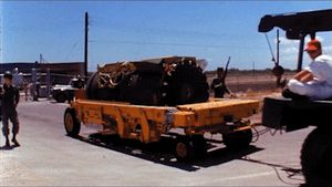 B-41 적재, 작전 도미닉 중 존스턴 섬 상공의 B-52 폭격기 투하 장면.