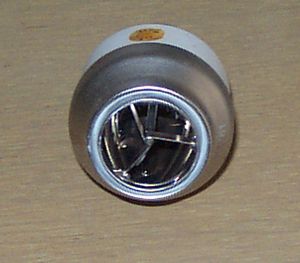 세라맥스 크세논 아크 램프와 합성 사파이어 출력 창