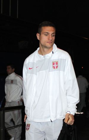 세르비아 대표팀에 차출된 비디치(2010년 11월)