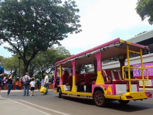 TMII 내부 관람객 셔틀 운송을 위한 전기 마이크로버스