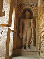 칸헤리 석굴군의 불상