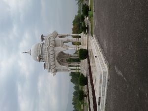 F-9 공원의 기념물